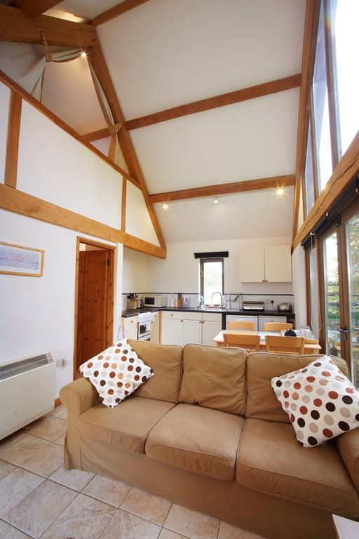Barn Cottages At Lacock Exterior photo