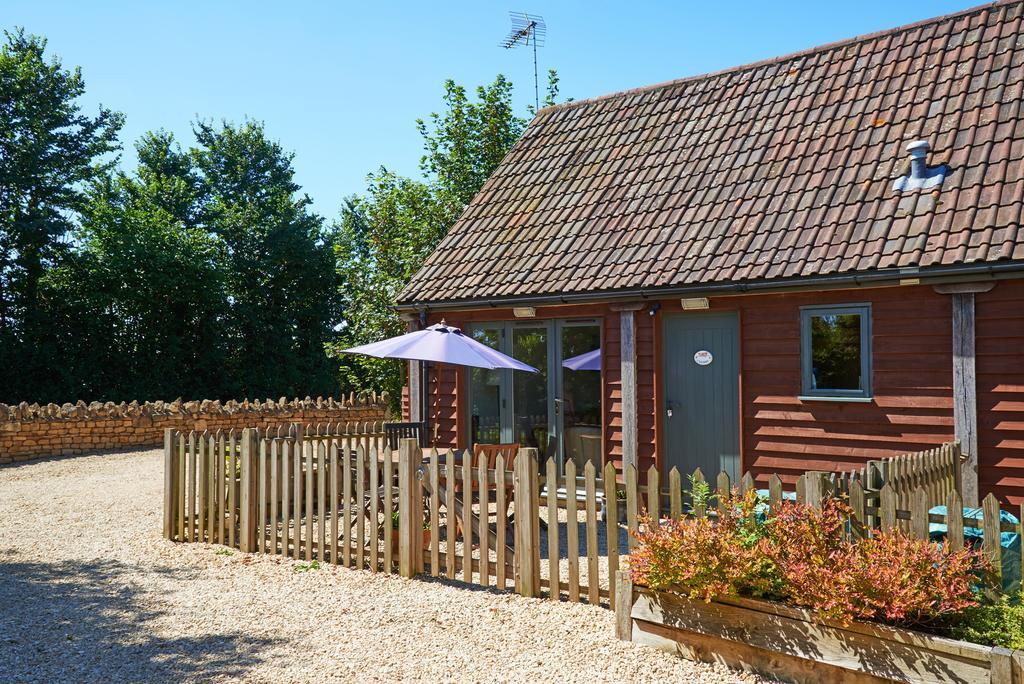 Barn Cottages At Lacock Exterior photo