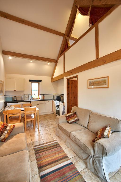 Barn Cottages At Lacock Exterior photo
