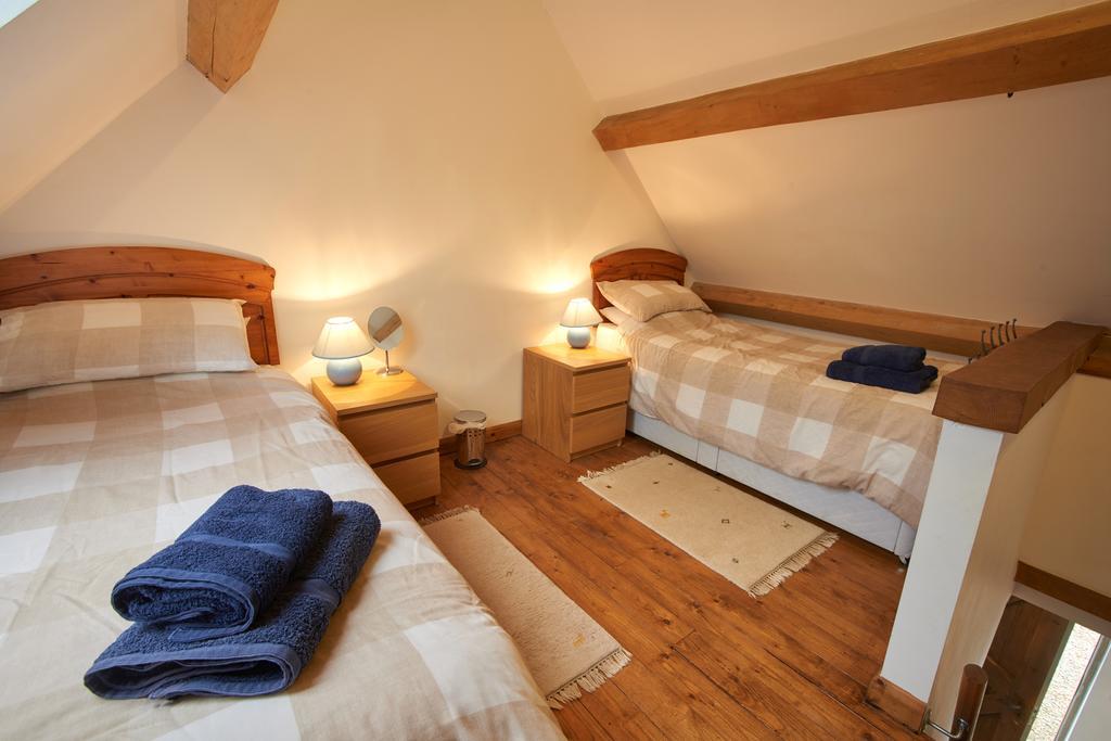 Barn Cottages At Lacock Exterior photo