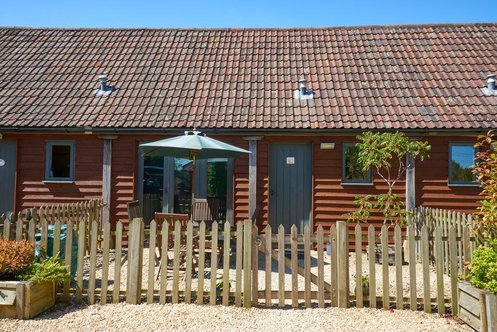 Barn Cottages At Lacock Exterior photo